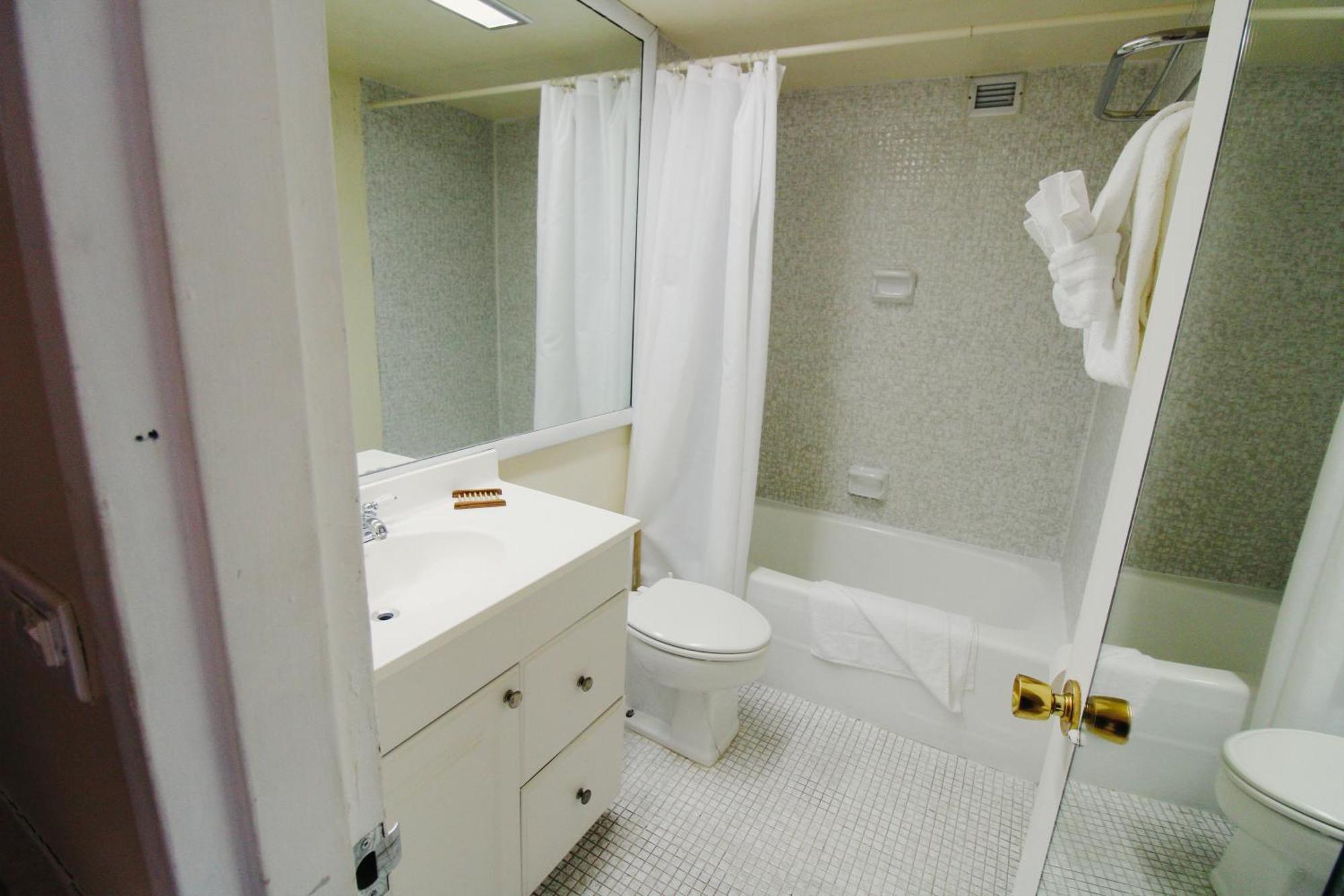 Castle 1733 Ocean View Studio With Direct Beach Access, Pool, Tennis & Free Parking Miami Beach Exterior photo