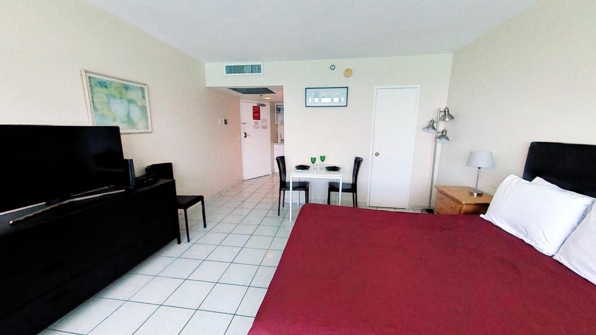 Castle 1733 Ocean View Studio With Direct Beach Access, Pool, Tennis & Free Parking Miami Beach Room photo