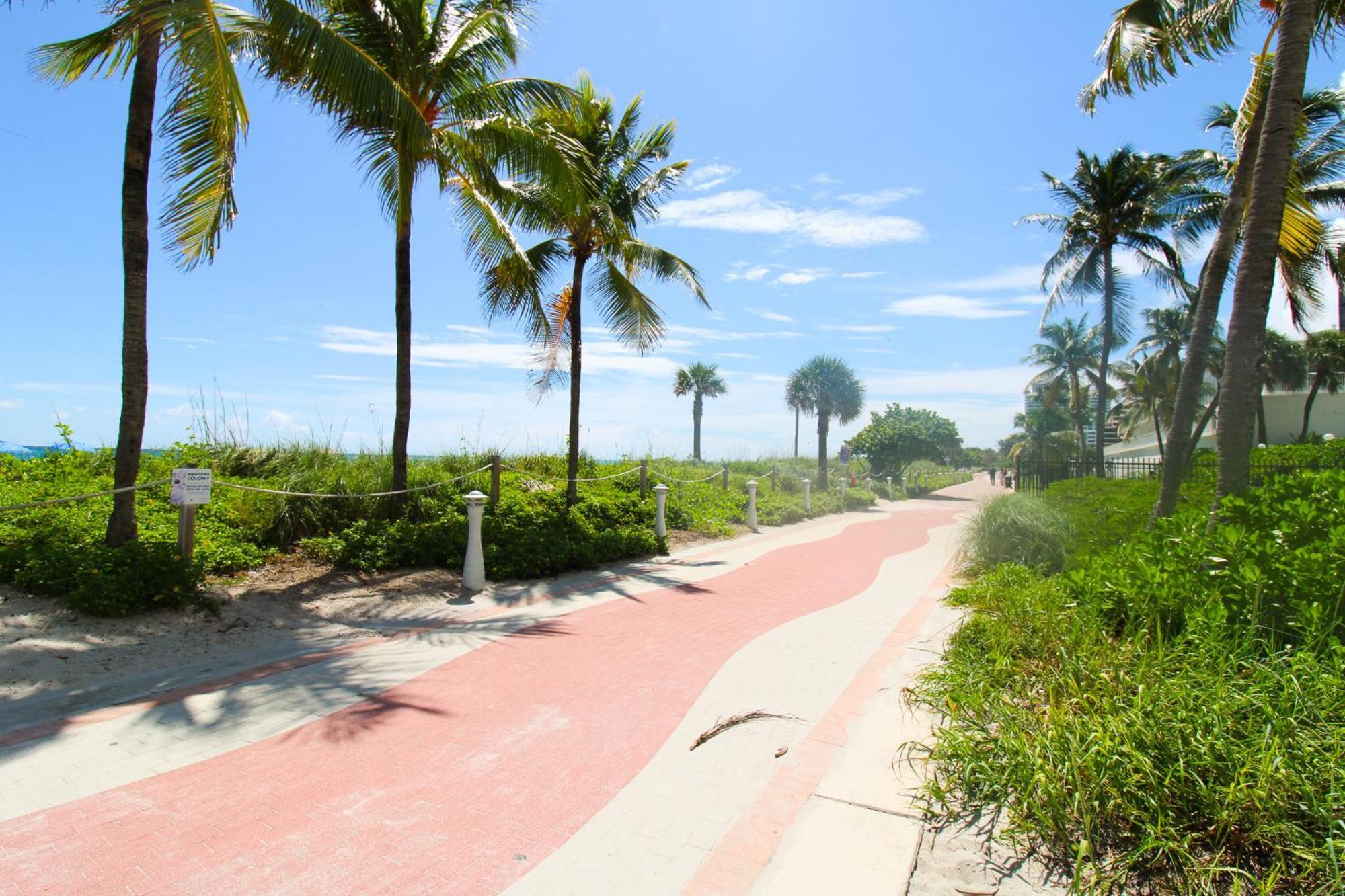 Castle 1733 Ocean View Studio With Direct Beach Access, Pool, Tennis & Free Parking Miami Beach Exterior photo