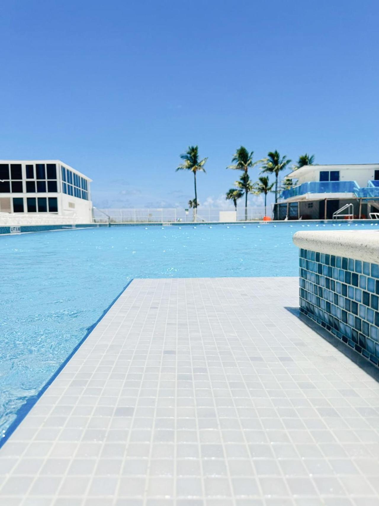 Castle 1733 Ocean View Studio With Direct Beach Access, Pool, Tennis & Free Parking Miami Beach Exterior photo