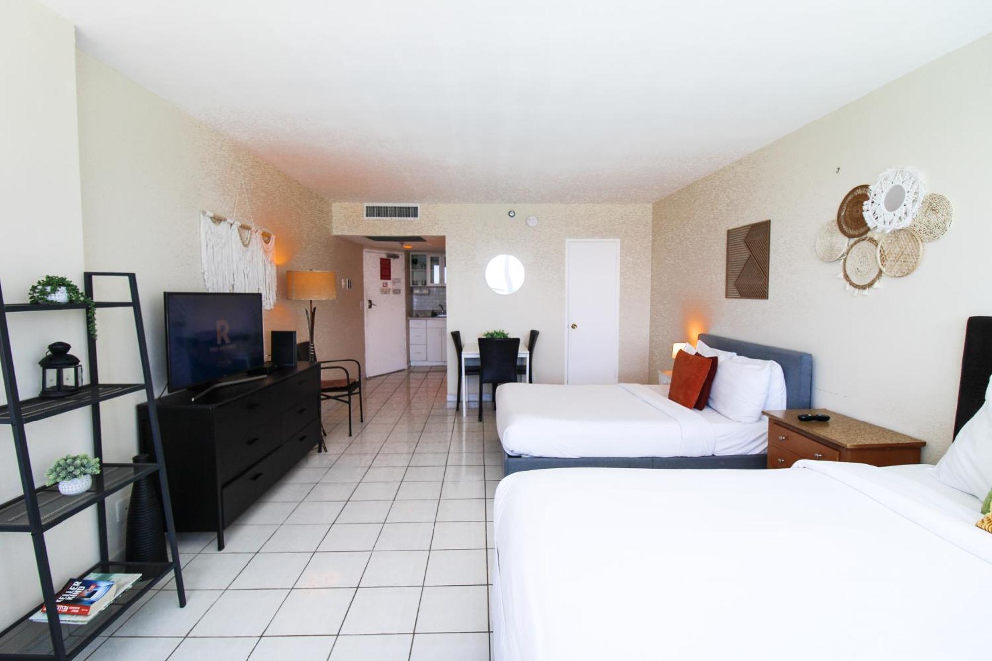 Castle 1733 Ocean View Studio With Direct Beach Access, Pool, Tennis & Free Parking Miami Beach Exterior photo